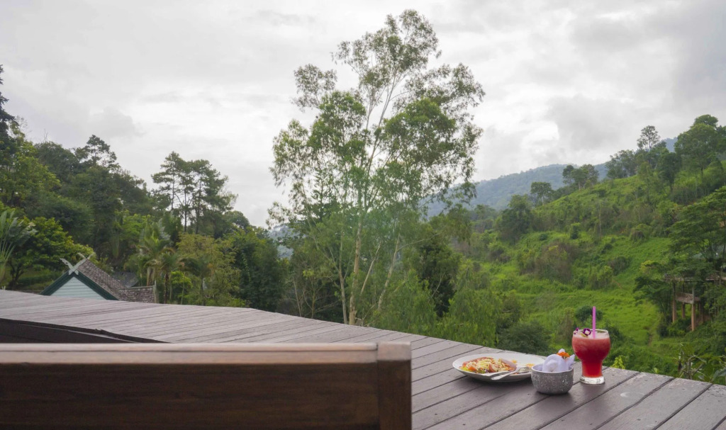 J Valley Resort
