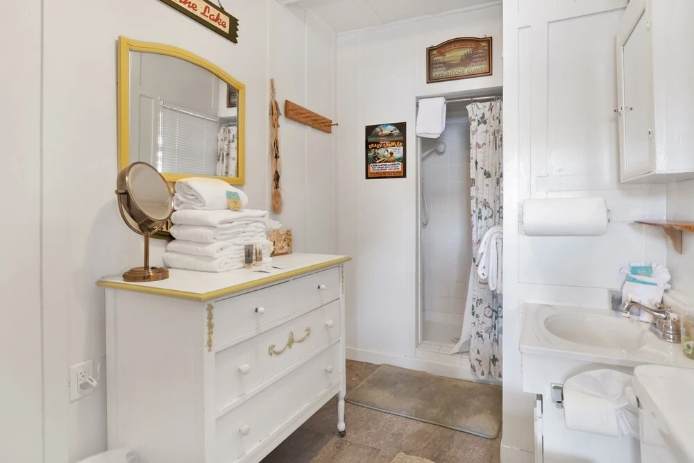 2213-lazy Days 3 Bedroom Home by Redawning