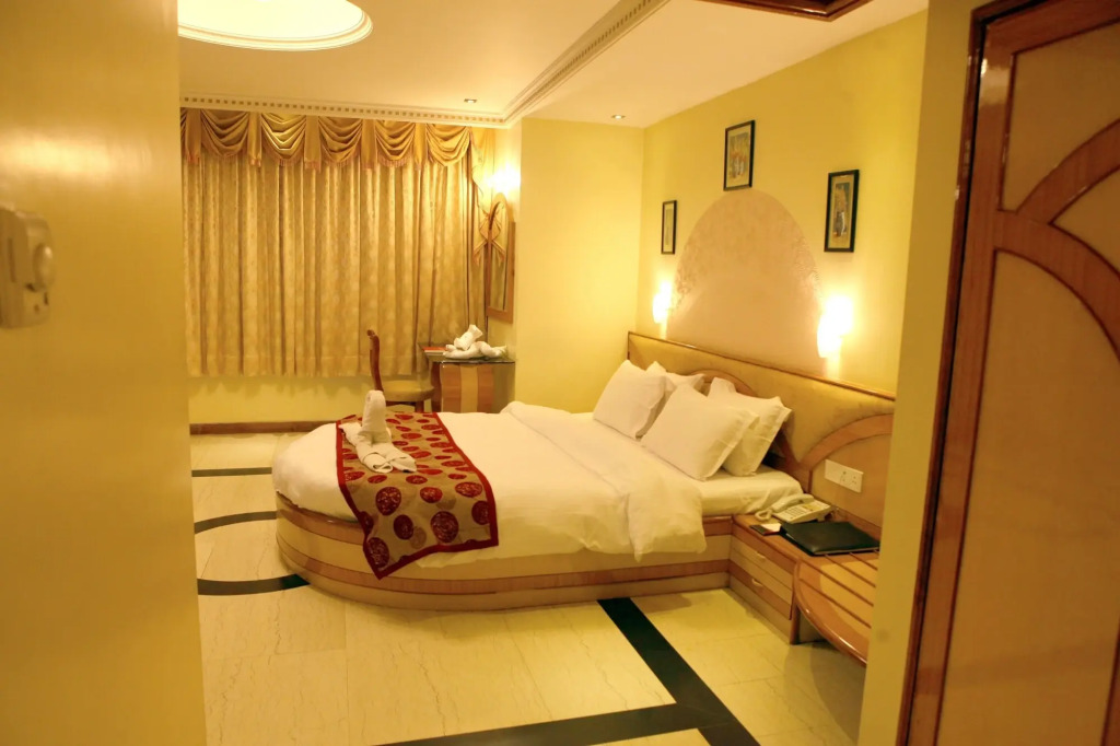 Lords Plaza, Surat