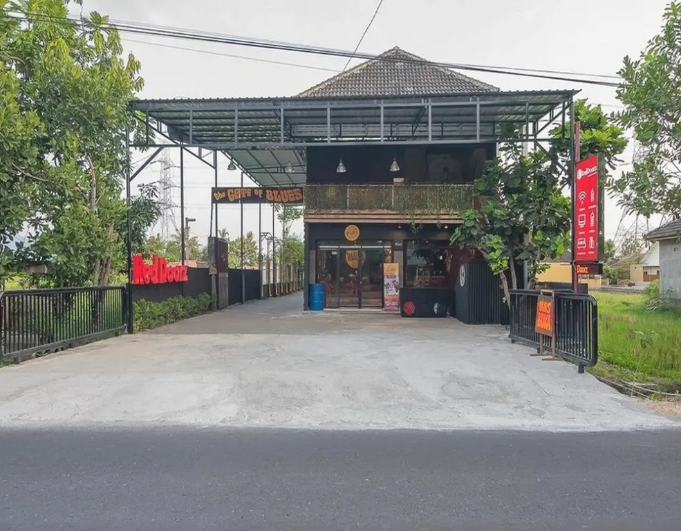 RedDoorz near Desa Wisata Kasongan