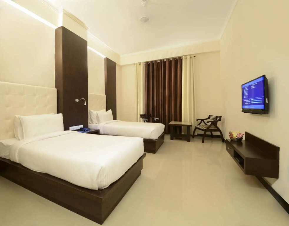 Hotel Crimson Palace