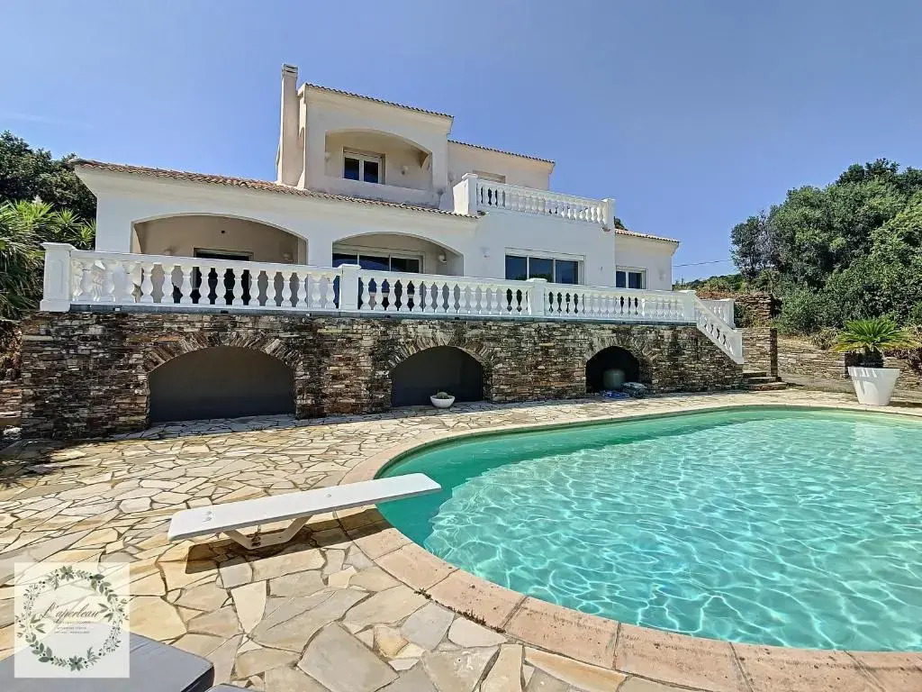 Seaview Villa Marlau