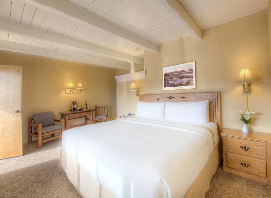 Elk Refuge Inn