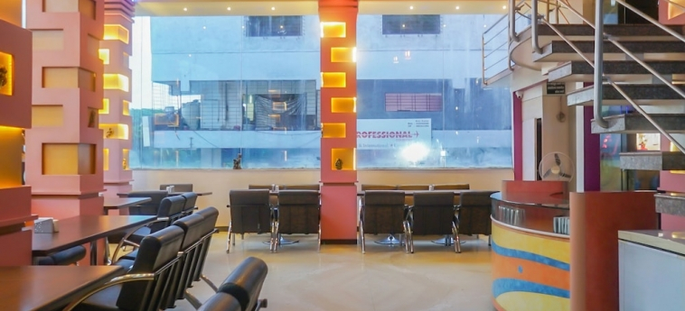 OYO Flagship 15921 Hotel Golden Rock