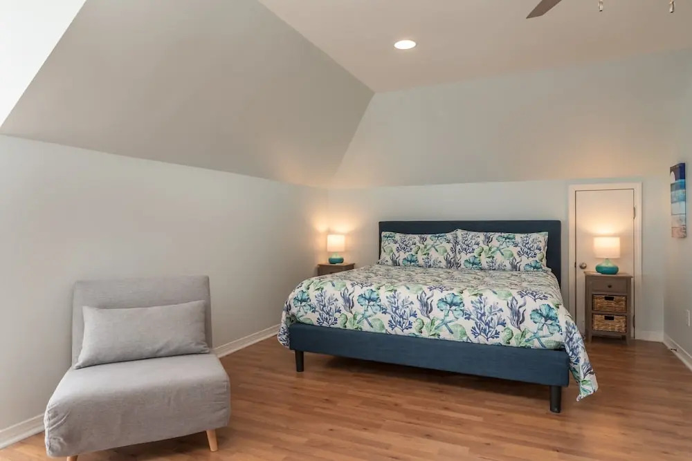 Island Escape - Gulf Access And Pet Friendly - Plus Amazing Views From The Crows Nest! 5 Bedroom Home by RedAwning