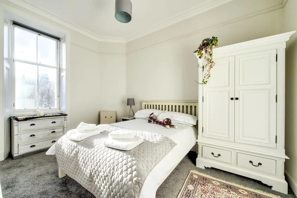 Homely 2 Bedroom Apartment Close To City Centre