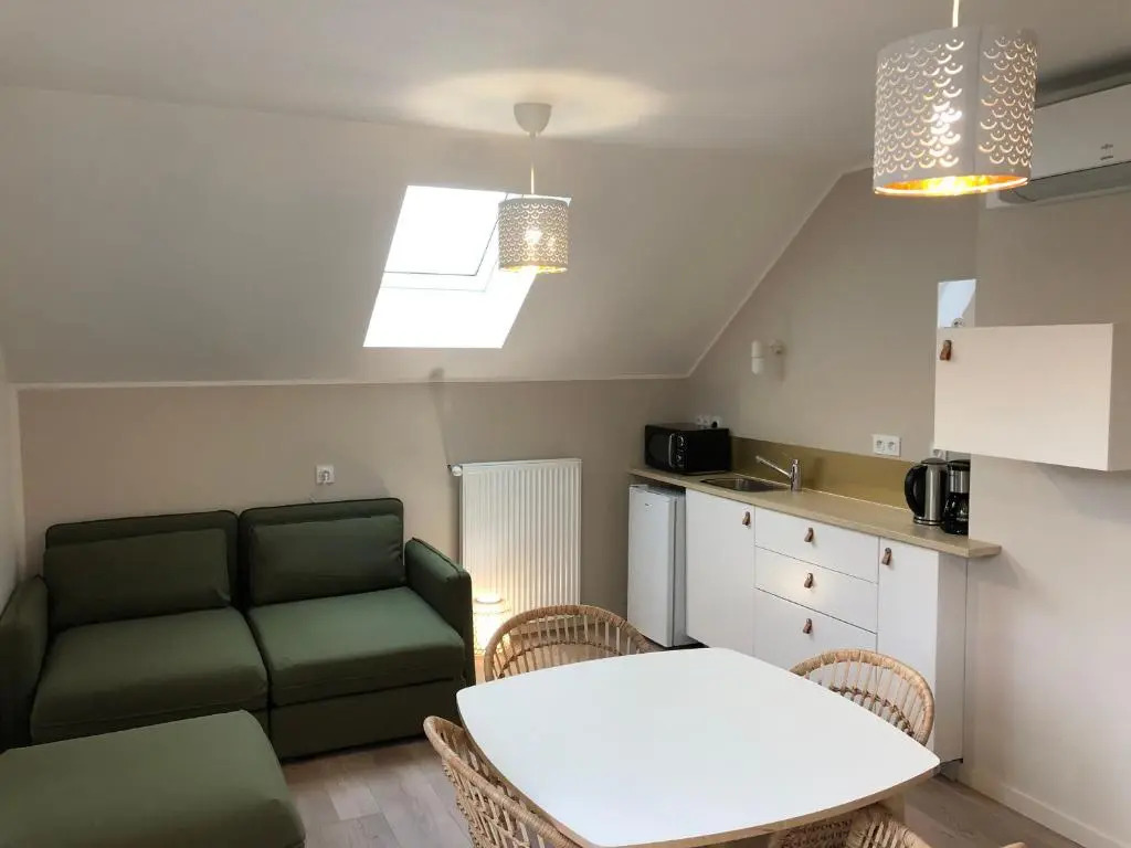 La Maison de la Douce Heure, 4 appartements climatisés avec jardin au centre ville proche des Thermes