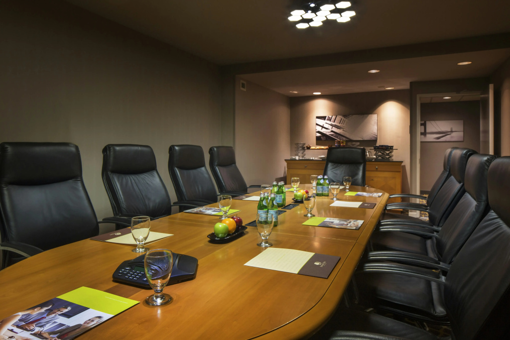 DoubleTree by Hilton Newark-Fremont