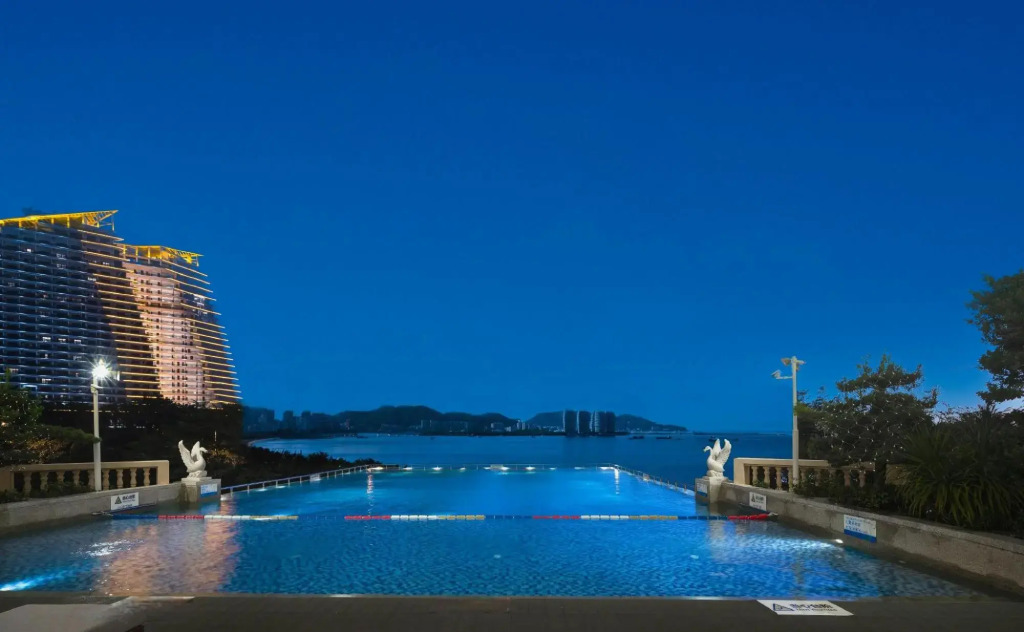 Отель Golden Phoenix Sea View