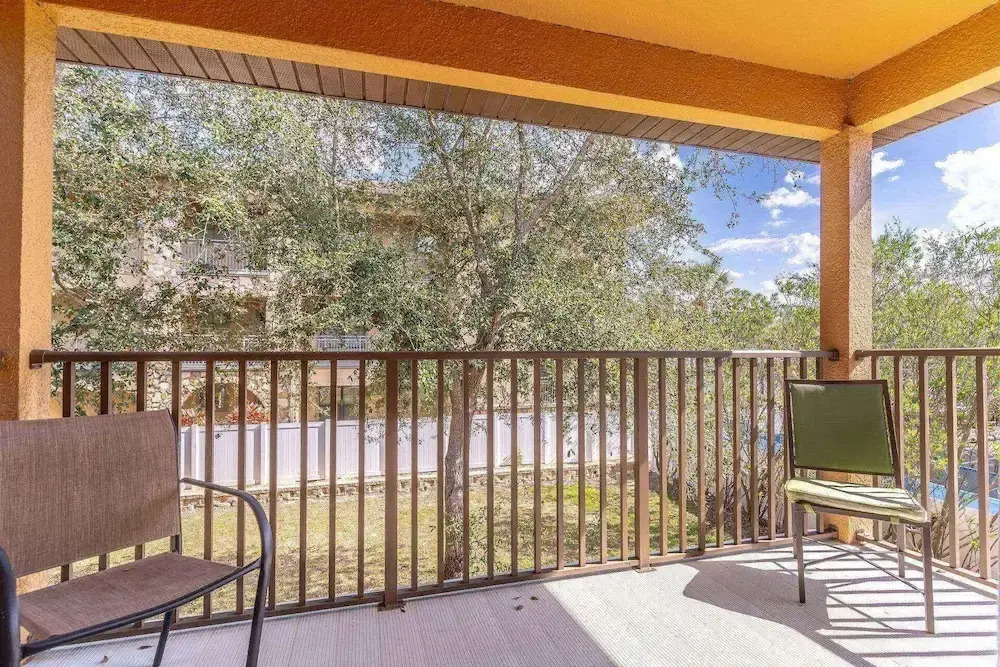 402 Regal Palms