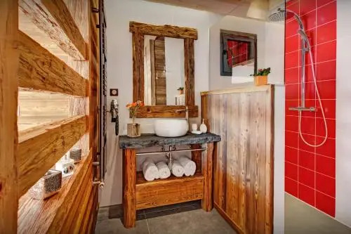 Chalet Alti - OVO Network