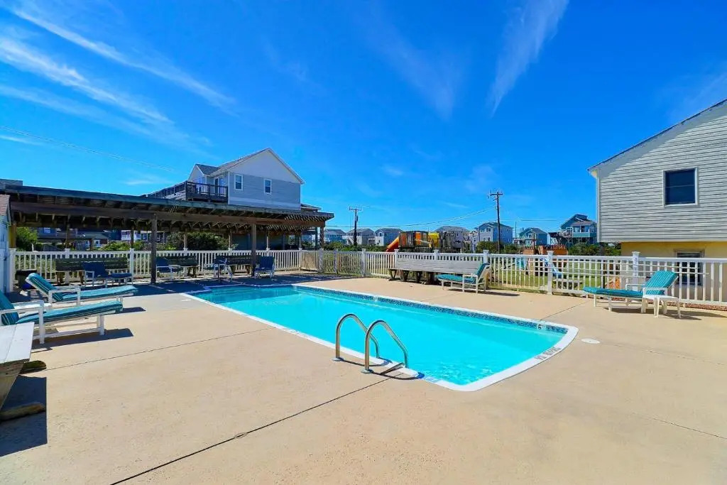 7144 - Dolphin Lookout