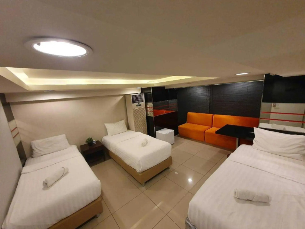 De Lux Bangkok Hotel