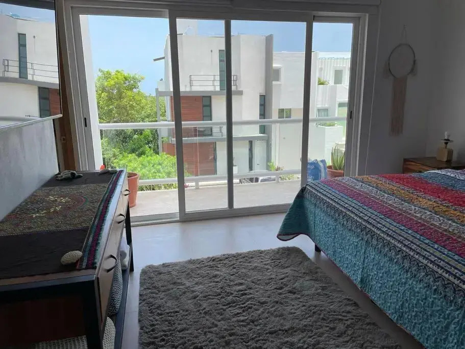 Luxury 3 br/4 ba Home w/View - Puntarena