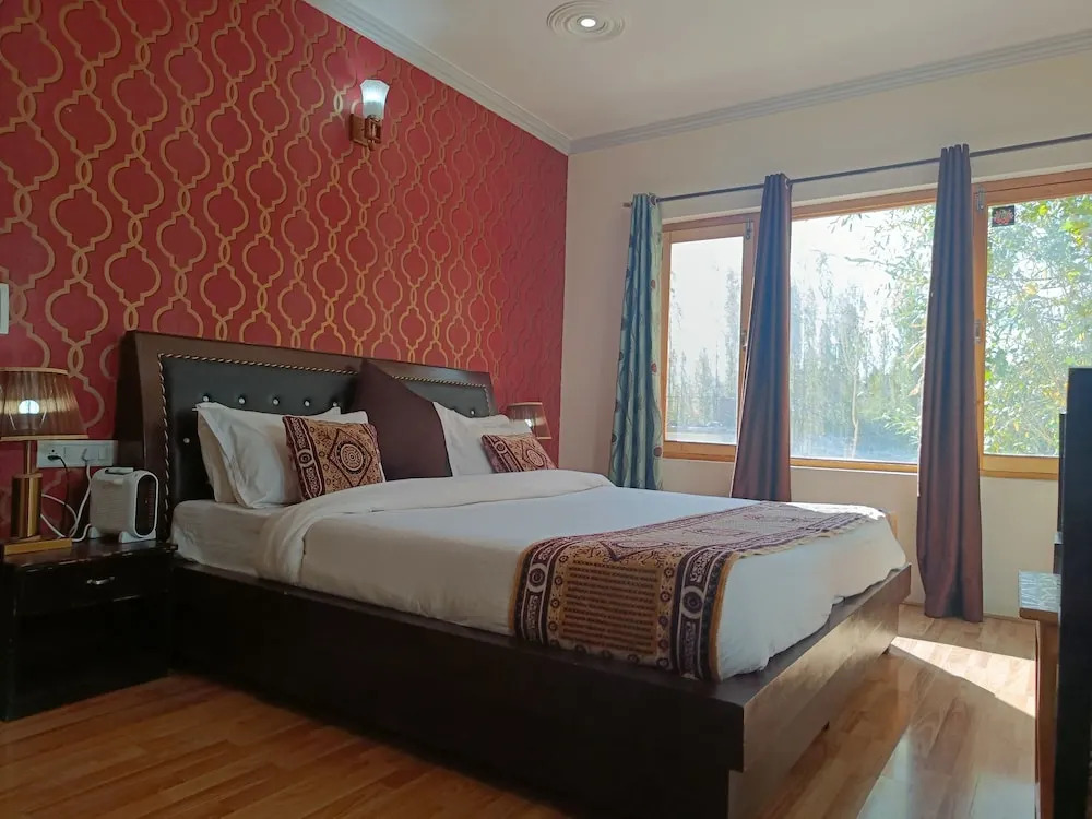 Munna Palace