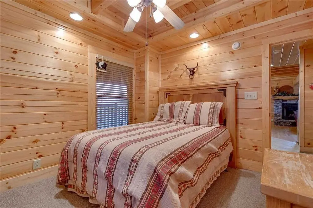 Destinys Lodge - Five Bedroom Cabin