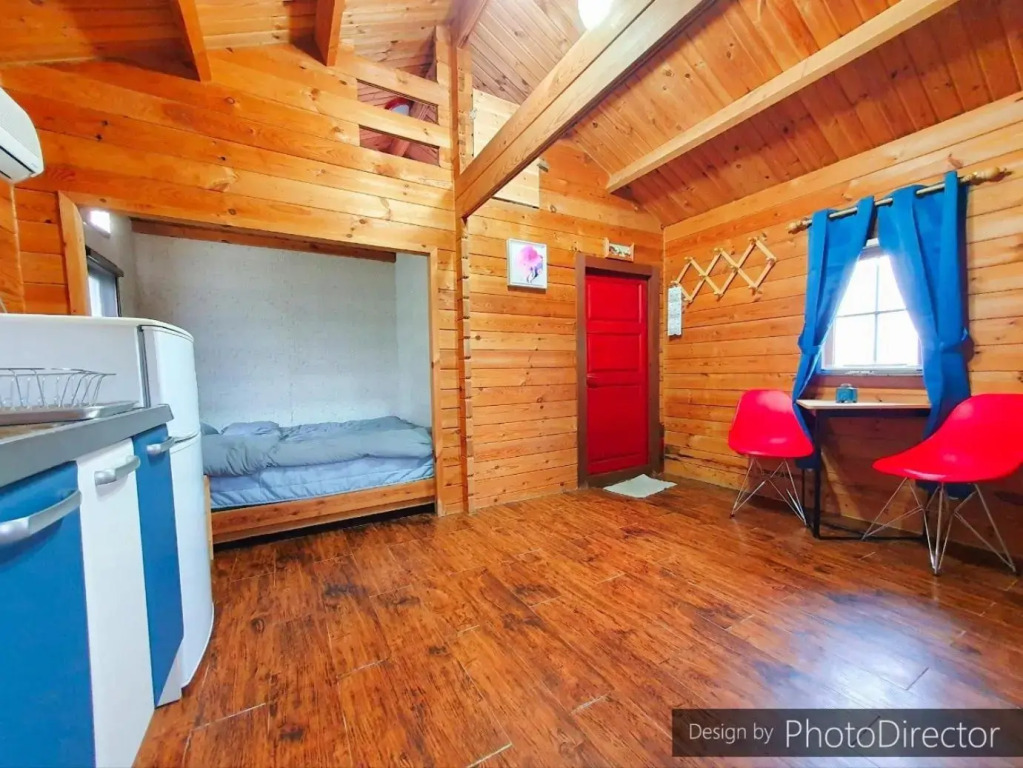 Taean Log House Pension