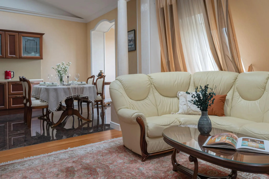 MyHome YourHome (МайХоум ЙоХоум) на 11-ой линии Васильевского острова 4