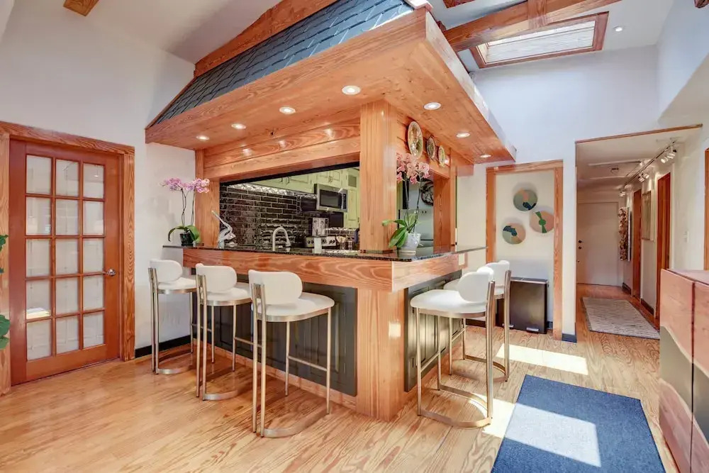 New The Green Pineapple - Balcony on Duval