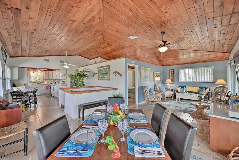 Everglades Getaway w/ Deck & Water Views
