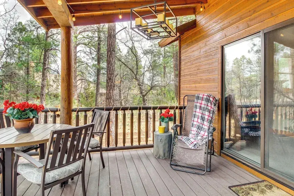 Outdoor Oasis: Family-friendly Cabin in Show Low!