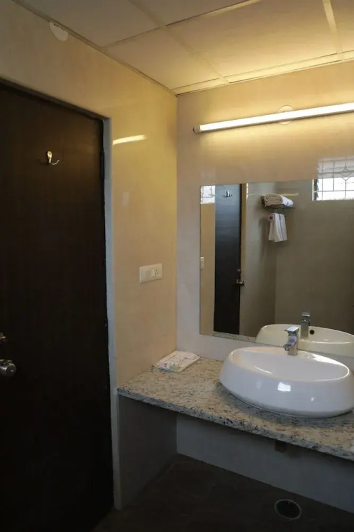 Hotel Raj Residency