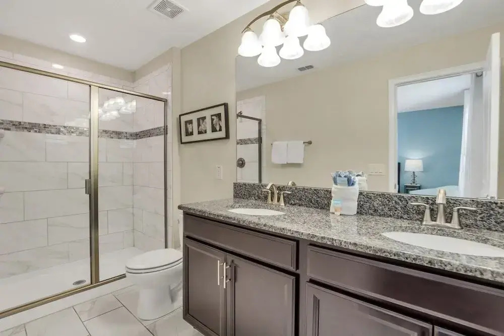 Storey Lake 6 Bedroom Beautiful Hardwood Floors 7 Villa by Redawning