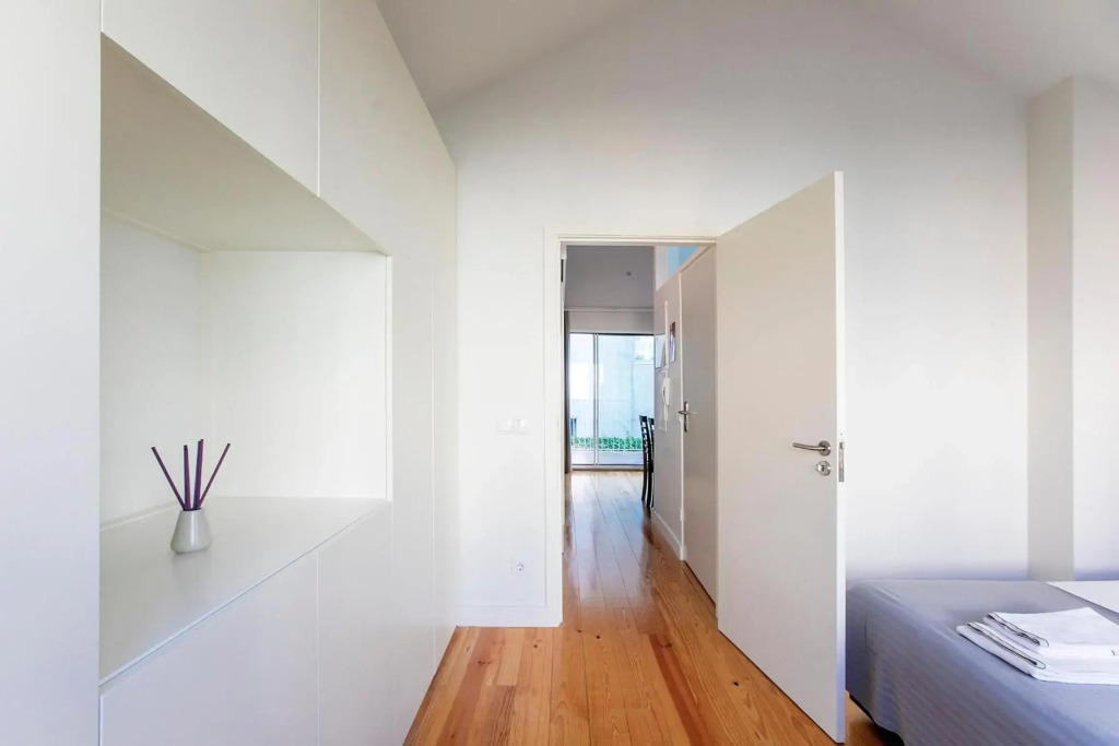 LovelyStay - Cozy 1BR in Santa Catarina w/ Balcony