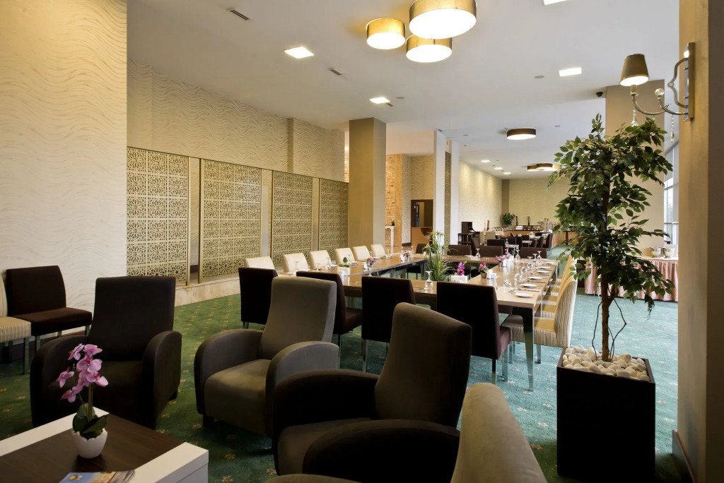 North Point Hotel