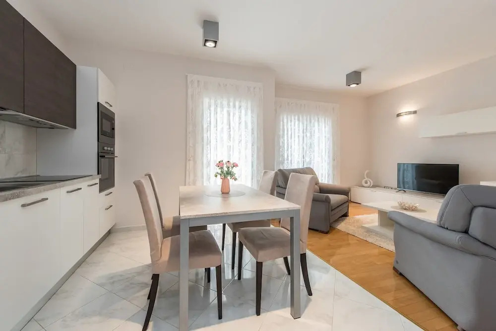 Apartments Dyana