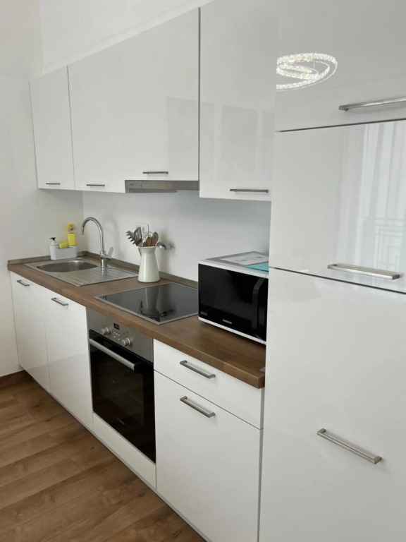 Luxury 5 Star Studio in the City Center with Pool
