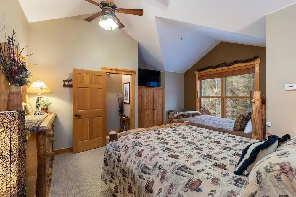 8766 Trappers Crossing 2 Bedroom Townhouse