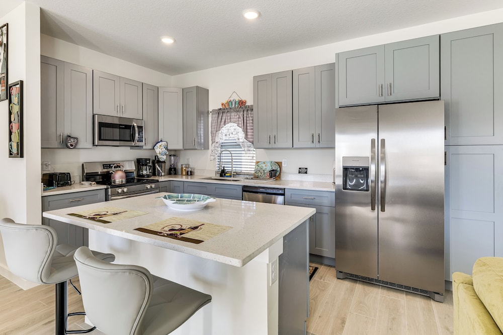 Unwind in Kissimmee! Rural Retreat for Families
