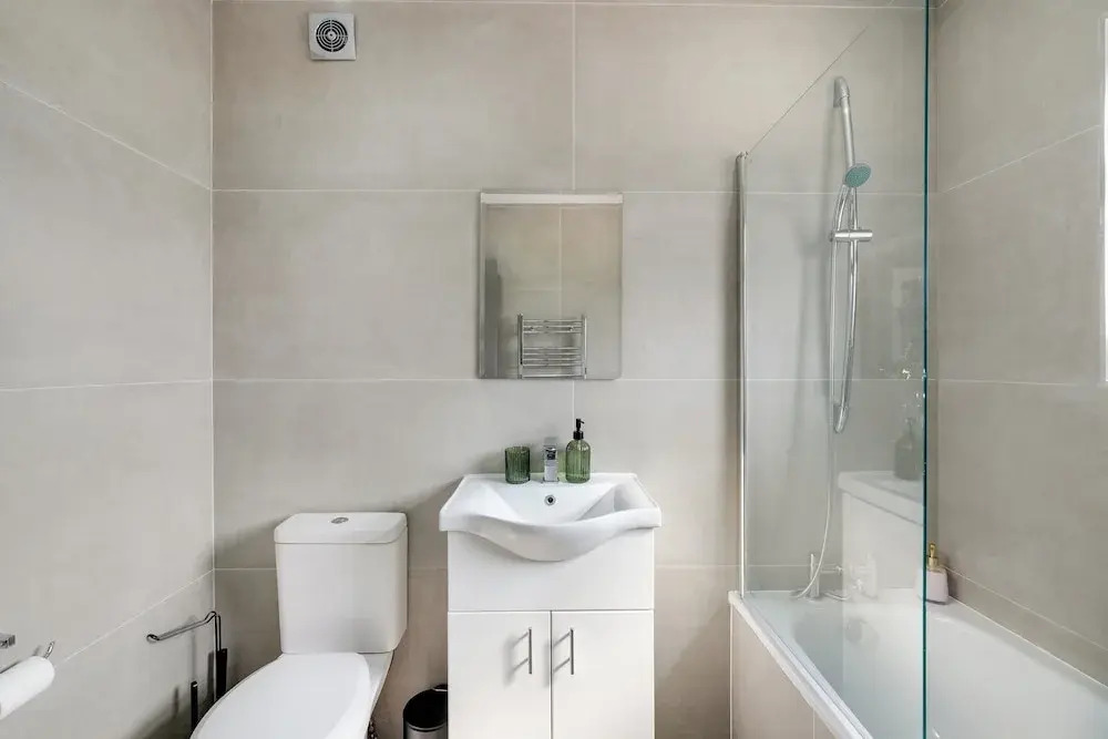 Newly Converted 3 Bed Apt. in Hounslow