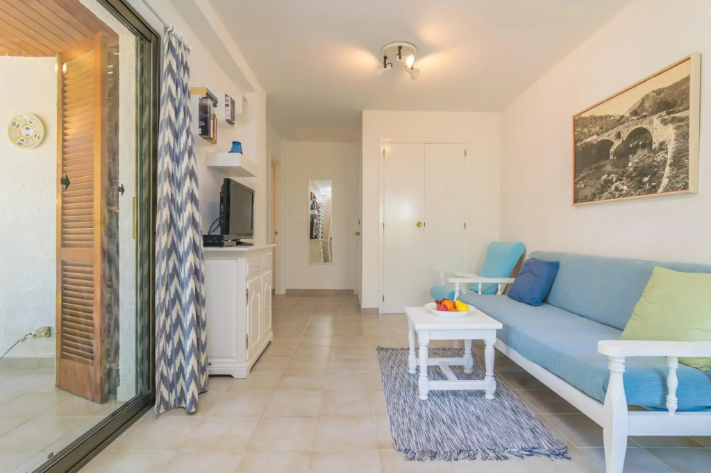 ENCINAS 1 - Apartment with terrace in Port De Pollença. Free WiFi