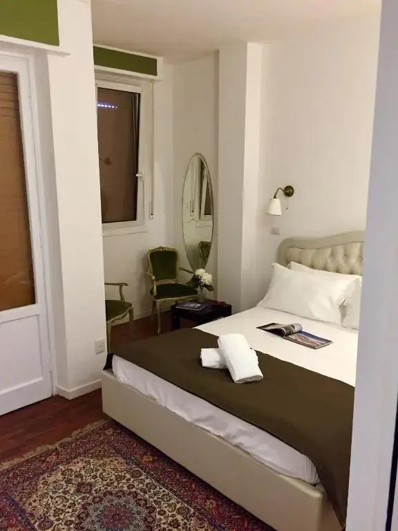Suite 996