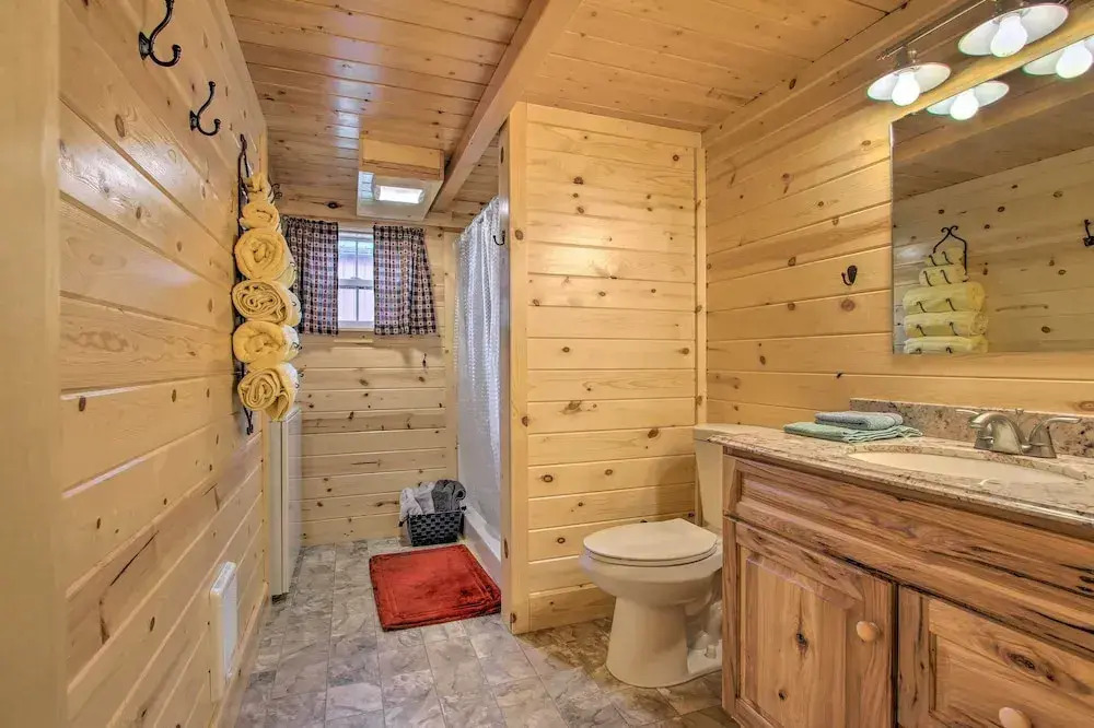 Cozy Augusta Cabin w/ Grill - Walk to Main St