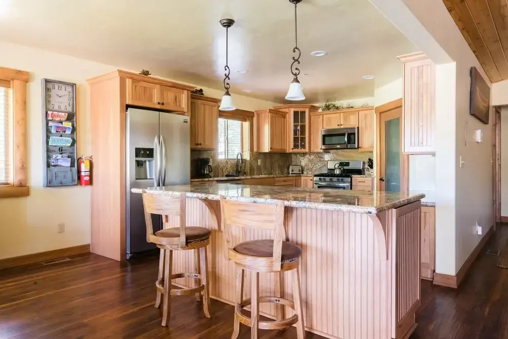 48 - Whispering Aspen Lodge 3 Bedroom Home by Redawning