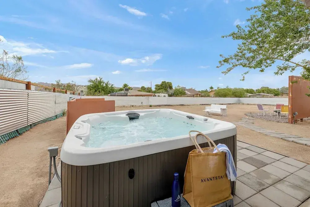 Fable by Avantstay 2 Unique Spaces, w/ Bowling, Hot Tub, Fire Pit, Large Yard