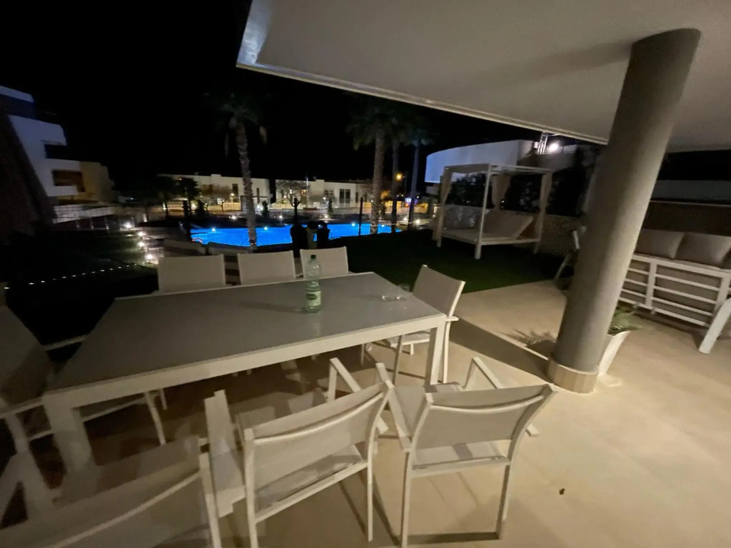 BRAND NEW STUNNING 3 BED RAISED GROUND FLOOR APARTMENT WITH SEA & POOL & MOUNTAIN VIEW INDOOR & OUTDOOR SWIMMING POOLS & GYM WALKING DISTANCE TO BEACH PORT Casa Casu Estepona