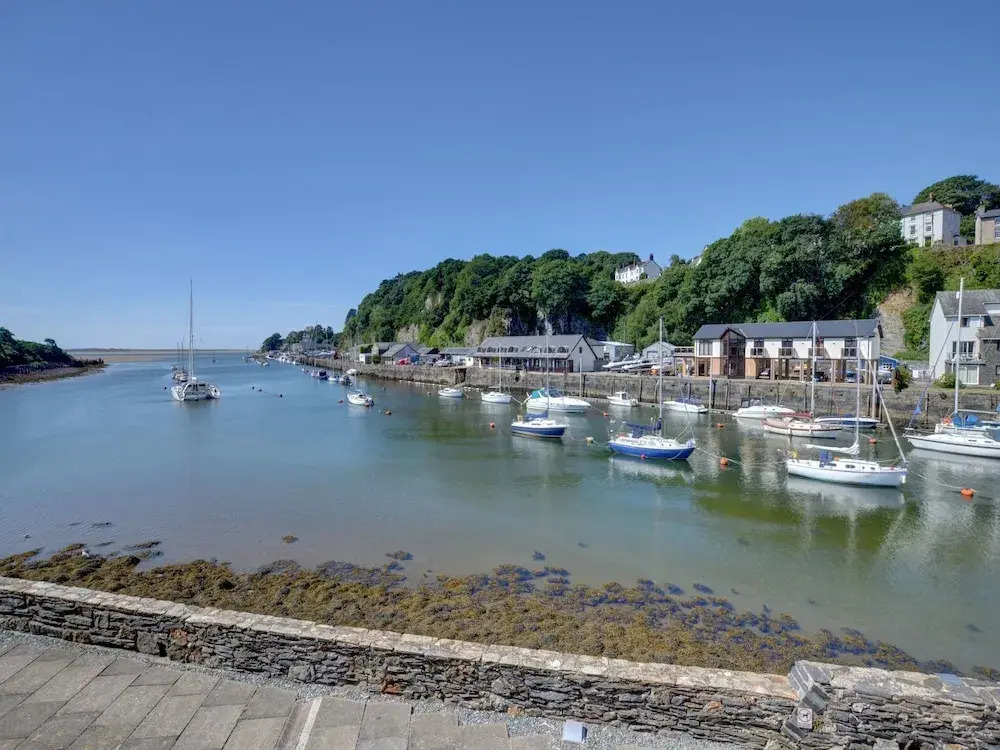 Serene Holiday Home in Porthmadog near Beach