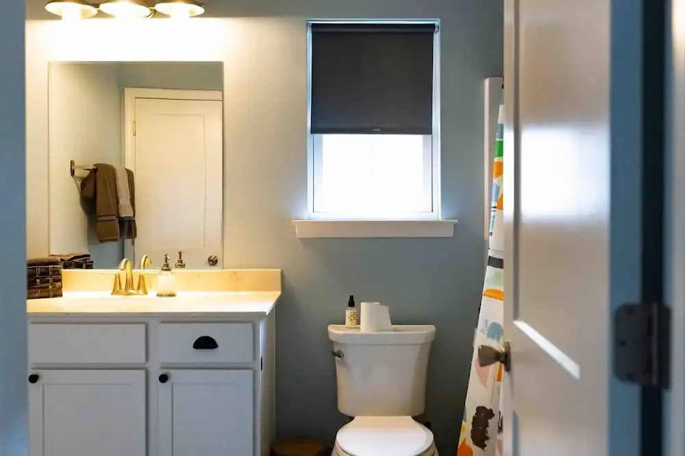 Clean & Serene House Studio - easy onoff I-40
