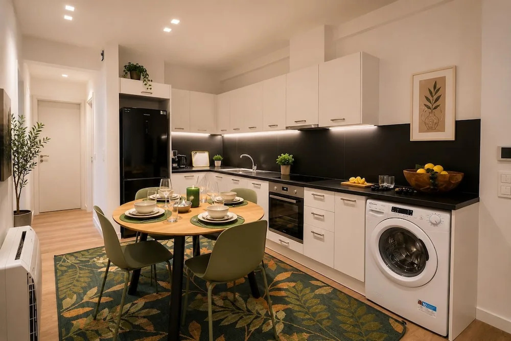 LIV - Upscale Athenian Apartment 1A