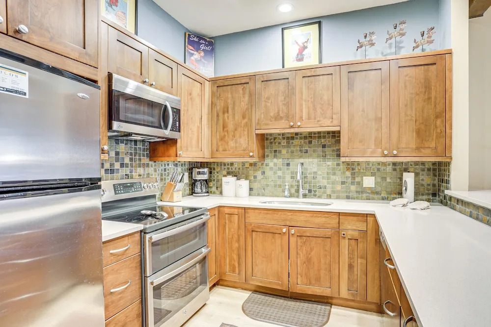 Newly Upgraded Avon Condo w/ Pool & Hot Tub Access