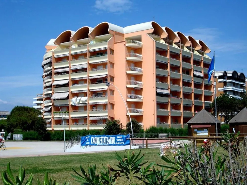 Seaview Flat for up to Five Guests