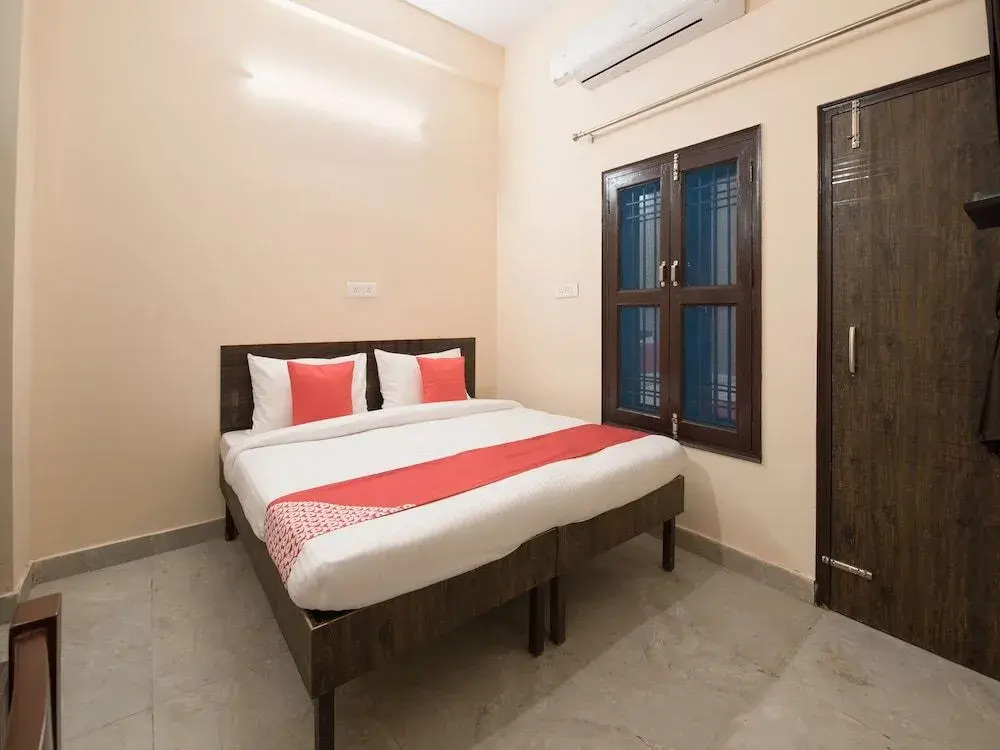 OYO 16093 Flagship Krishna Residency