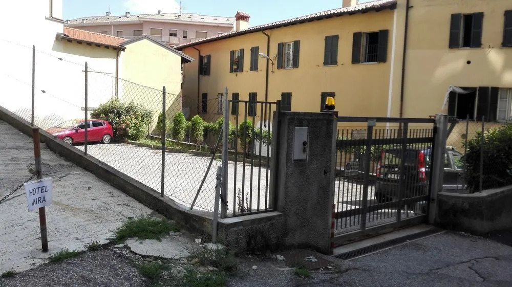 hotel mira