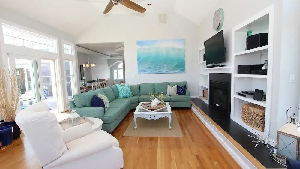 Beach Magic - 5 Br home by RedAwning