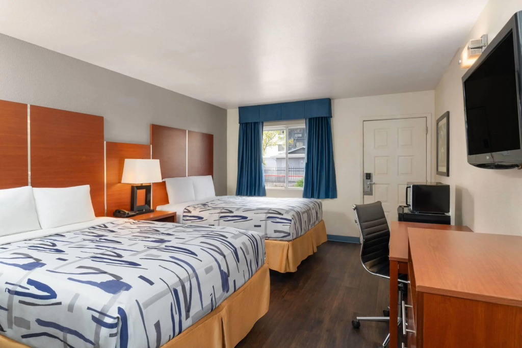 Travelodge by Wyndham Albuquerque West