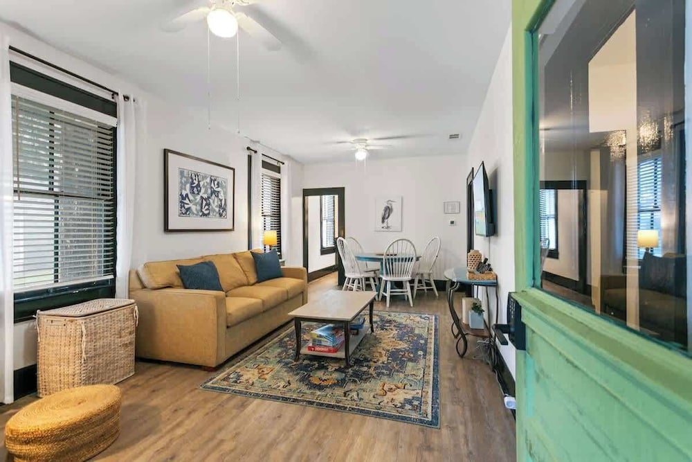 Cozy Bungalow Near Shops-st Augustine